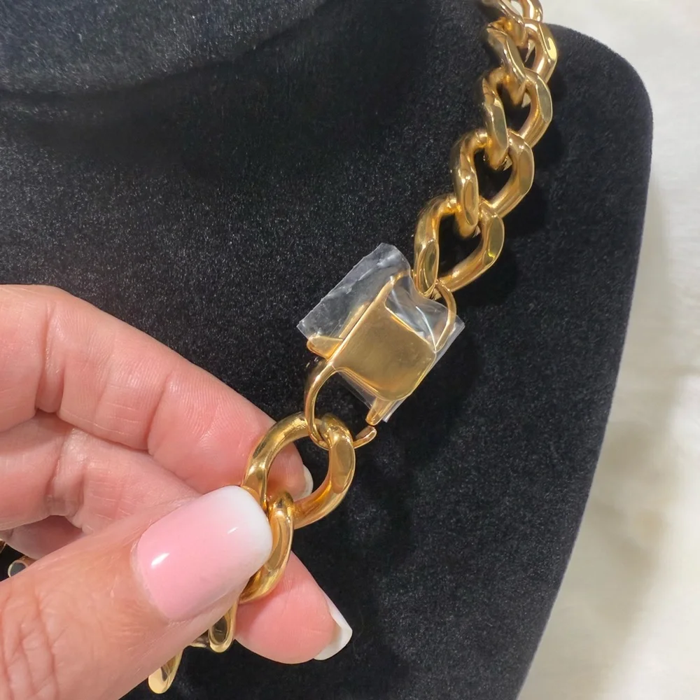 Gold Plated Cuban Necklace- 18 inches - Picture 2 of 7